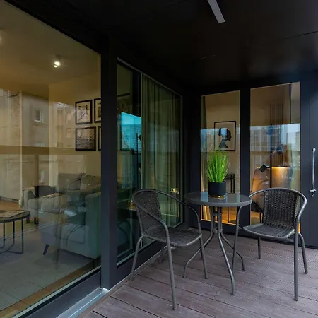 Mennica Luxury Family With Parking And 3 Bedrooms By Renters Prestige Varşova