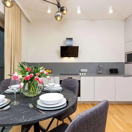 Daire Mennica Luxury Family With Parking And 3 Bedrooms By Renters Prestige Varşova